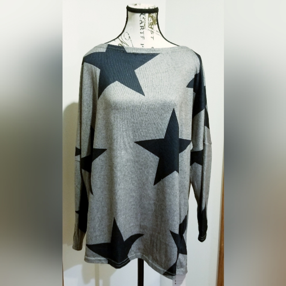 Emery Rose Gray Black Longsleeve Oversized Star Print Tunic Blouse OXL